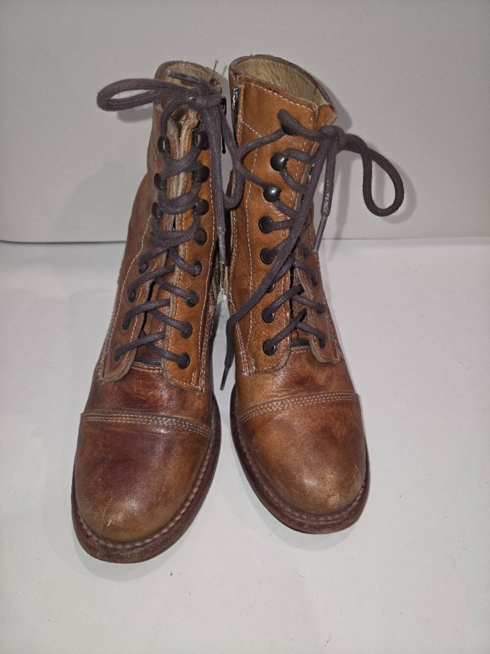 Bed Stu brown leather Bonnie combat lace up booties Sz 6.5 Needs 1 Heel Repair